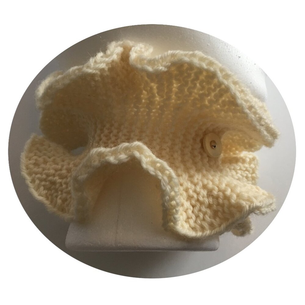 NWT. Petit Rufflette Neck Warmer. 100% Soft Merinos Wool. Hand Knit Luxury.